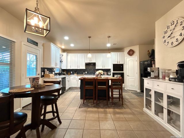 1114 BIRDIE CV, San Antonio, TX 78221