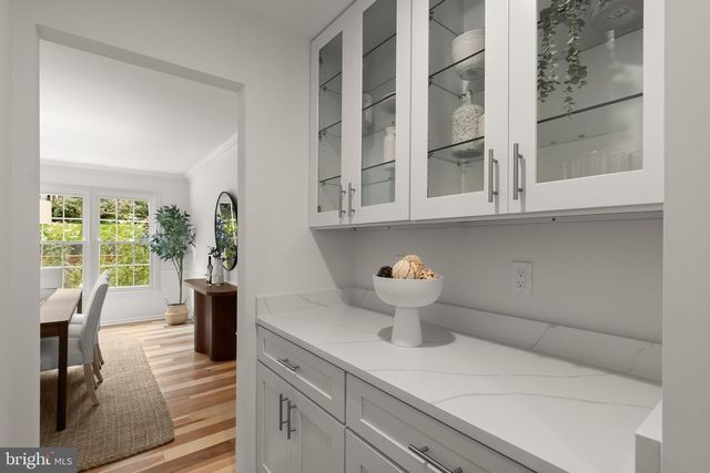 1558 MCLEAN COMMONS CT, Mclean, VA 22101