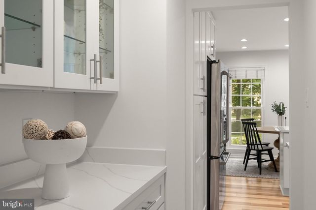 1558 MCLEAN COMMONS CT, Mclean, VA 22101