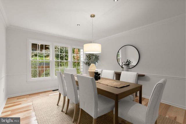 1558 MCLEAN COMMONS CT, Mclean, VA 22101