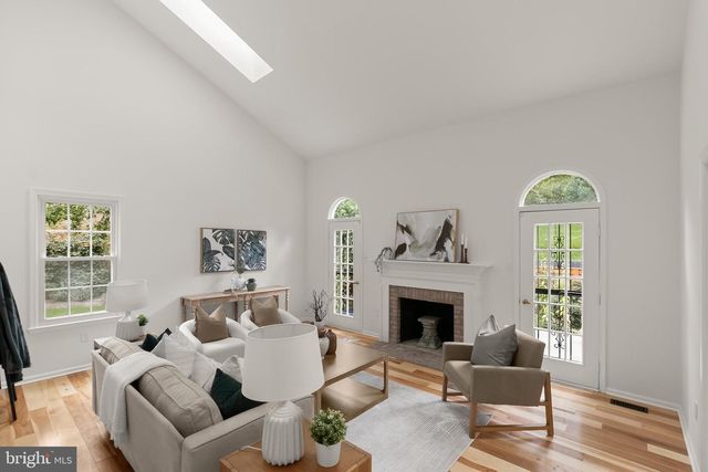 1558 MCLEAN COMMONS CT, Mclean, VA 22101
