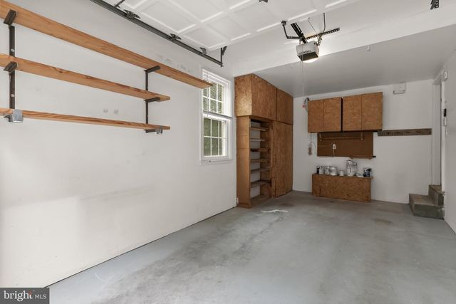 1558 MCLEAN COMMONS CT, Mclean, VA 22101