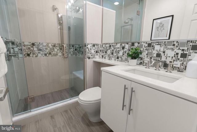 1558 MCLEAN COMMONS CT, Mclean, VA 22101