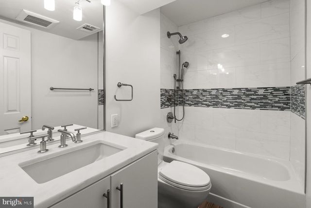 1558 MCLEAN COMMONS CT, Mclean, VA 22101