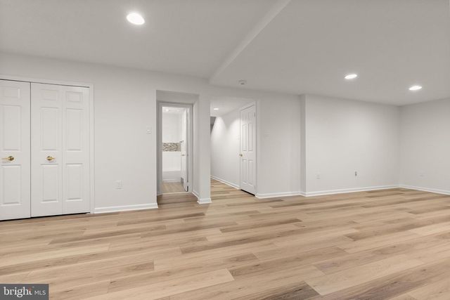 1558 MCLEAN COMMONS CT, Mclean, VA 22101