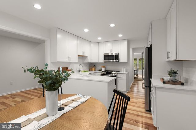 1558 MCLEAN COMMONS CT, Mclean, VA 22101