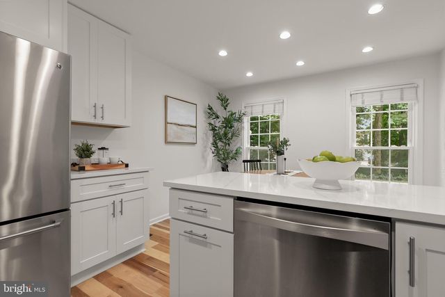 1558 MCLEAN COMMONS CT, Mclean, VA 22101