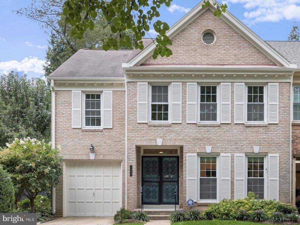 1558 MCLEAN COMMONS CT, Mclean, VA 22101