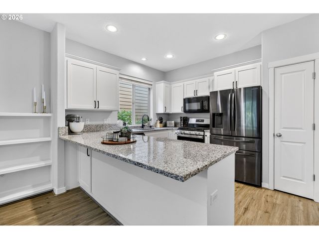 7937 Sw CAROL ANN Ct, Portland, OR 97224