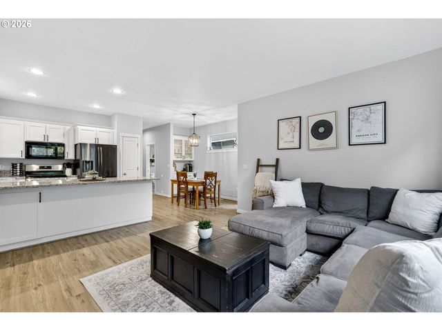 7937 Sw CAROL ANN Ct, Portland, OR 97224