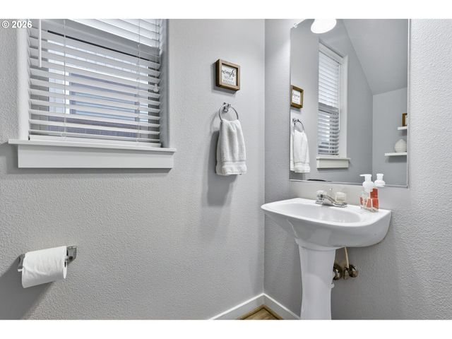 7937 Sw CAROL ANN Ct, Portland, OR 97224