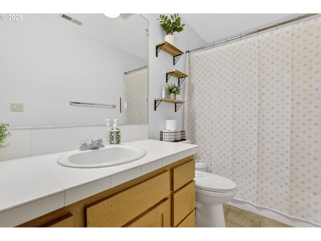 7937 Sw CAROL ANN Ct, Portland, OR 97224