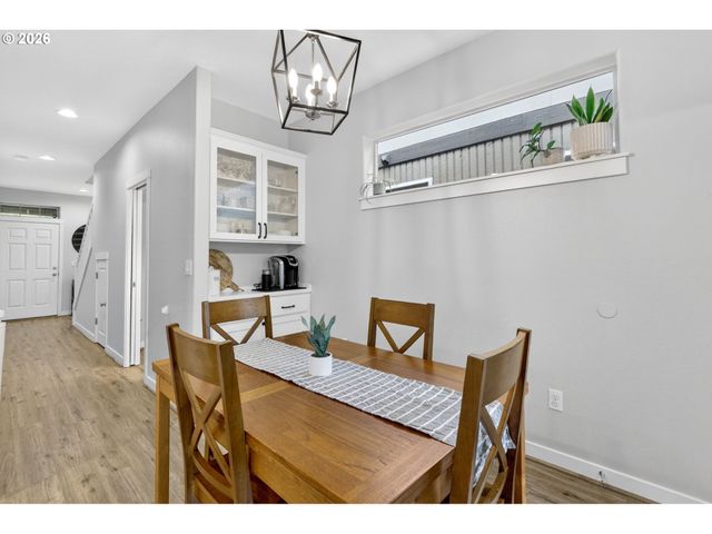 7937 Sw CAROL ANN Ct, Portland, OR 97224