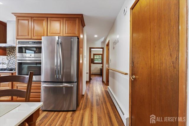 33 Newman Street, Metuchen, NJ 08840