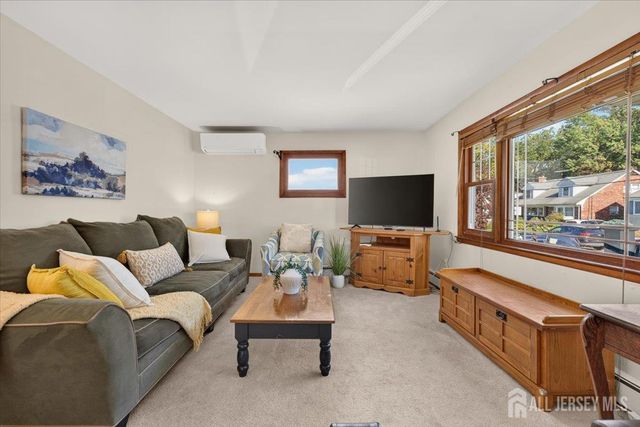 33 Newman Street, Metuchen, NJ 08840