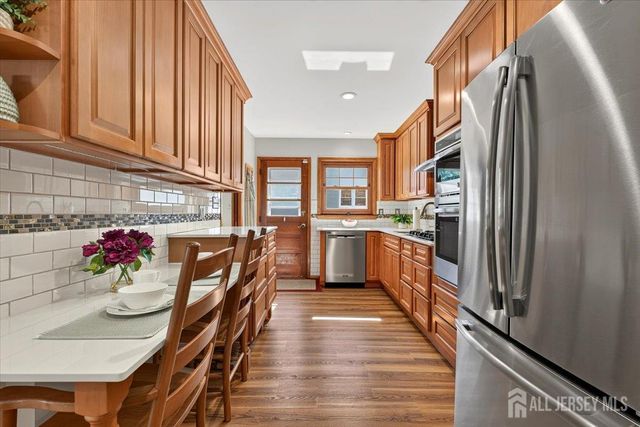33 Newman Street, Metuchen, NJ 08840