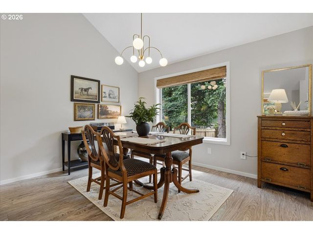 8908 Sw 50TH Ave, Portland, OR 97219