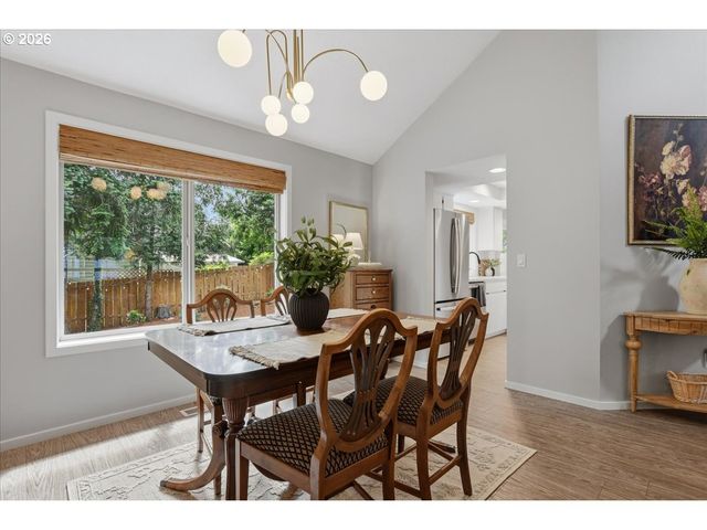 8908 Sw 50TH Ave, Portland, OR 97219