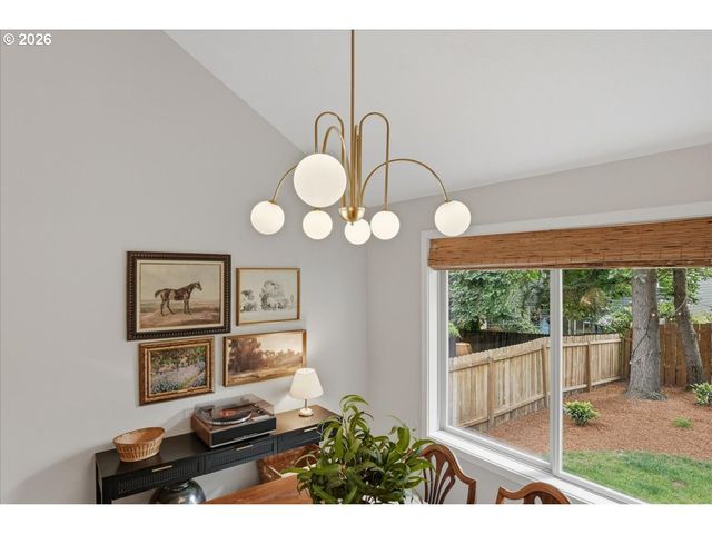 8908 Sw 50TH Ave, Portland, OR 97219