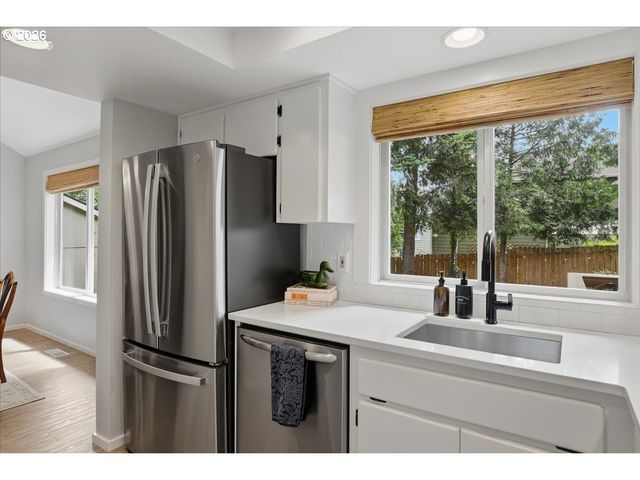 8908 Sw 50TH Ave, Portland, OR 97219