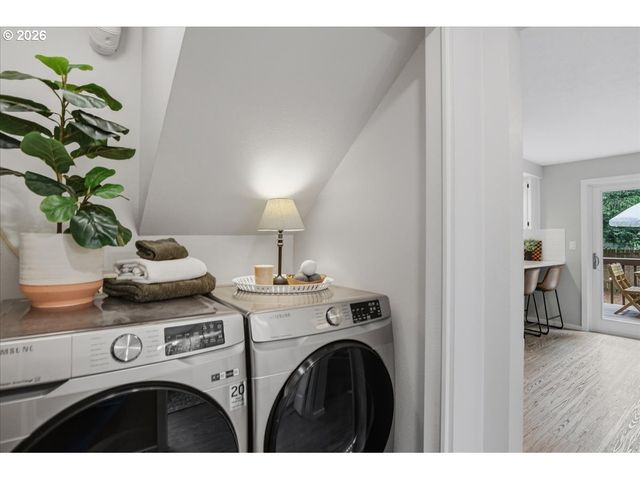 8908 Sw 50TH Ave, Portland, OR 97219