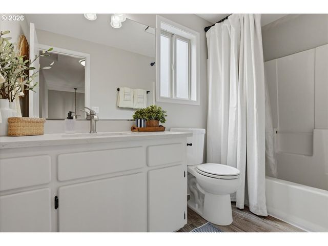8908 Sw 50TH Ave, Portland, OR 97219