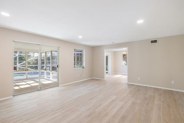 835 Royal Palm Place, Vero Beach, FL 32960