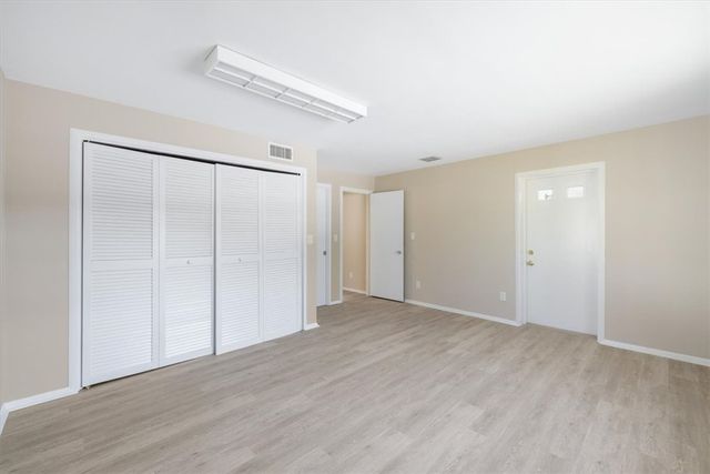 835 Royal Palm Place, Vero Beach, FL 32960