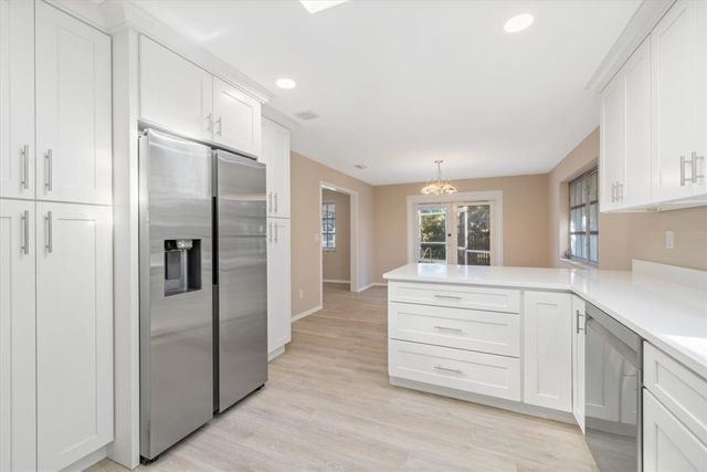 835 Royal Palm Place, Vero Beach, FL 32960