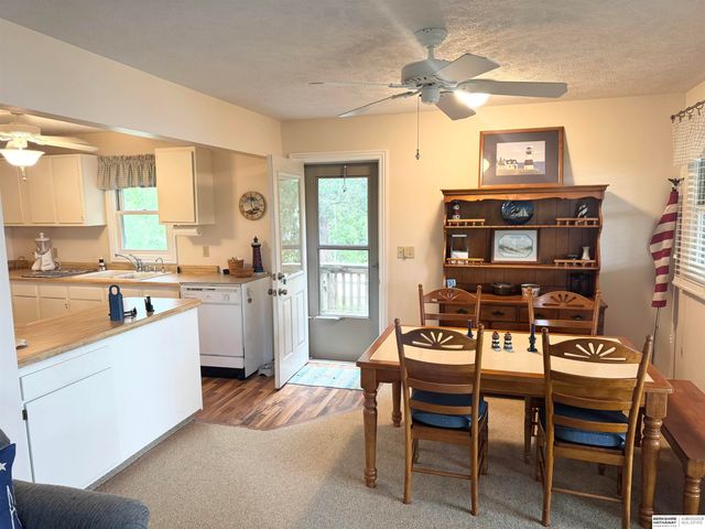17303 Paradise Road, Bellevue, NE 68123