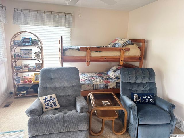 17303 Paradise Road, Bellevue, NE 68123