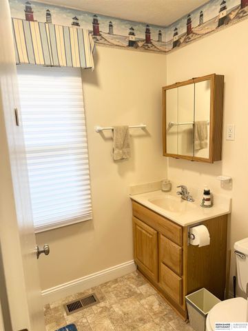 17303 Paradise Road, Bellevue, NE 68123