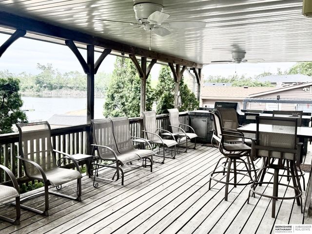 17303 Paradise Road, Bellevue, NE 68123