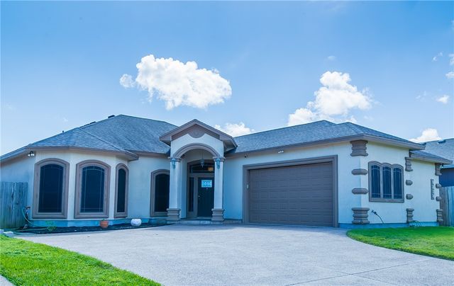 8218 Merlin Pl, Corpus Christi, TX 78414