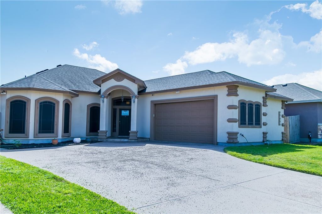 8218 Merlin Pl, Corpus Christi, TX 78414