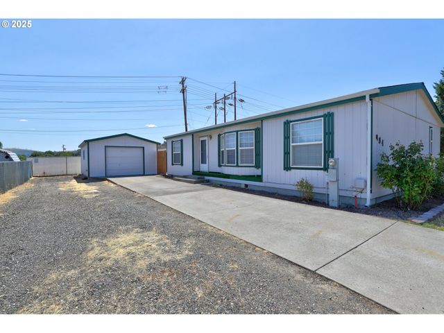 904 LILLIAN Way, The Dalles, OR 97058