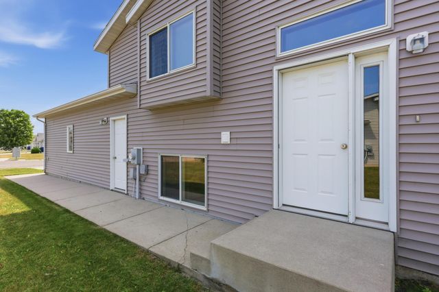 3501 10th Street S, Moorhead, MN 56560