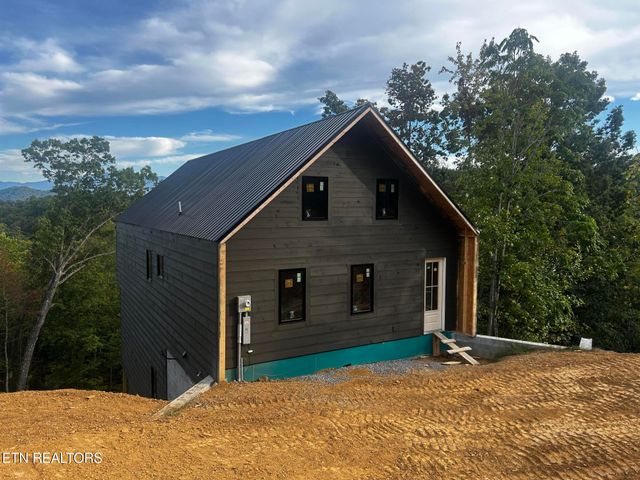 1863 Bluff Ridge Rd, Sevierville, TN 37876