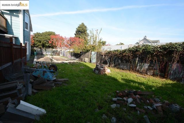 1633 8Th St, Oakland, CA 94607