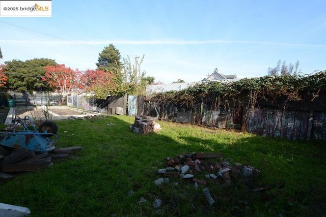 1633 8Th St, Oakland, CA 94607