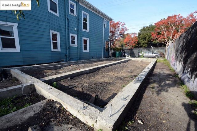 1633 8Th St, Oakland, CA 94607