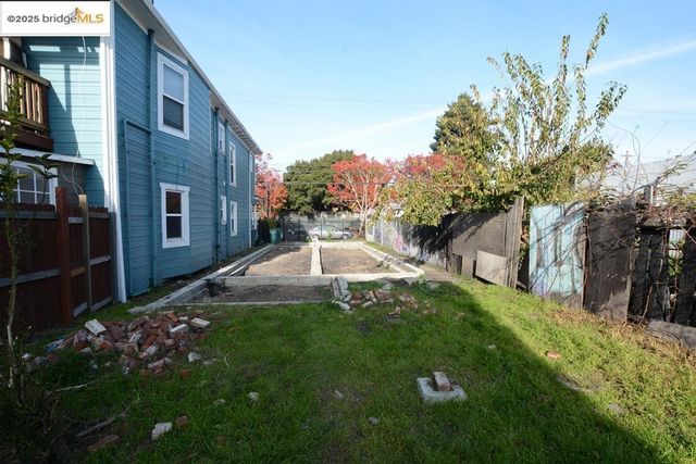 1633 8Th St, Oakland, CA 94607