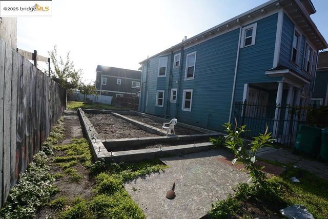 1633 8Th St, Oakland, CA 94607