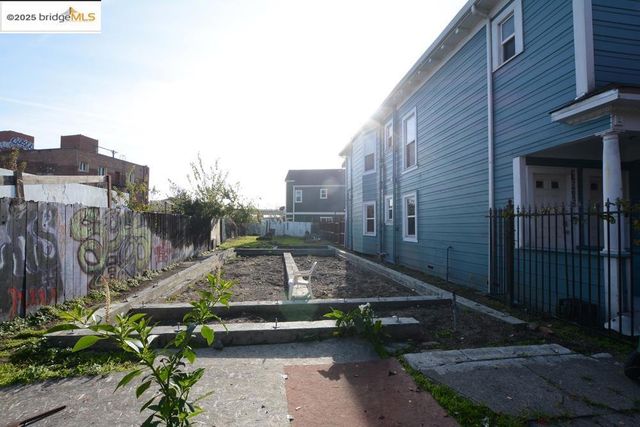 1633 8Th St, Oakland, CA 94607