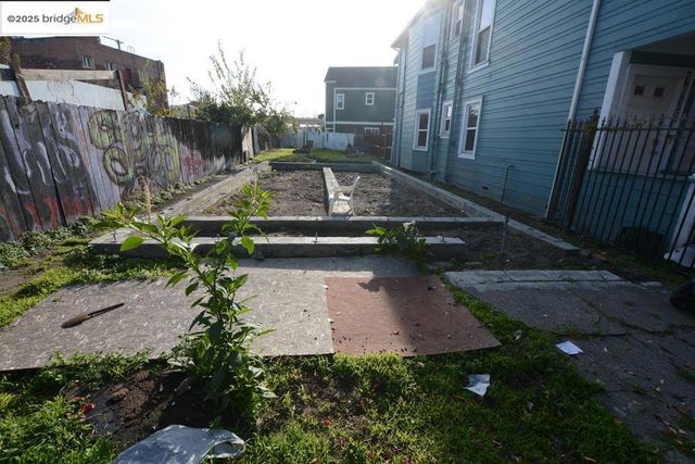 1633 8Th St, Oakland, CA 94607