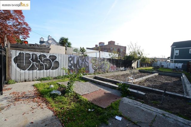 1633 8Th St, Oakland, CA 94607