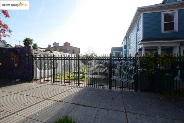 1633 8Th St, Oakland, CA 94607
