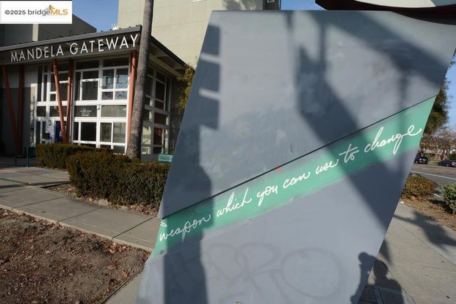 1633 8Th St, Oakland, CA 94607