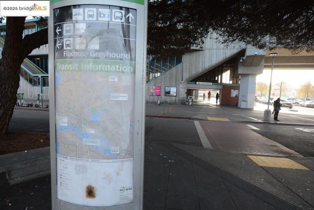 1633 8Th St, Oakland, CA 94607