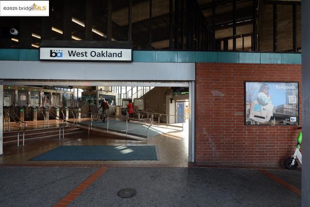 1633 8Th St, Oakland, CA 94607